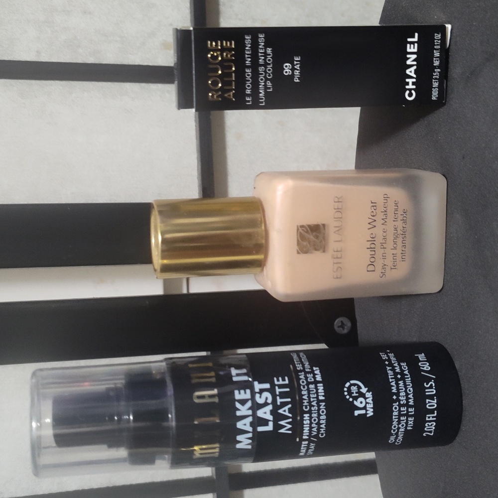 Makeup bundle - Picture 2 of 4
